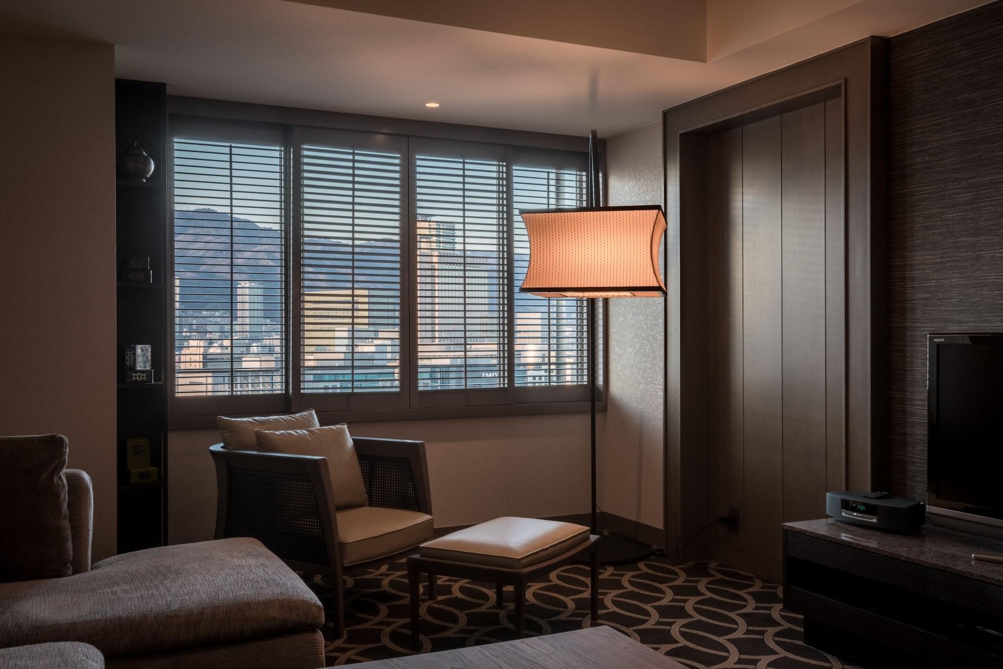 Oriental Hotel Kobe Exterior foto A floor lamp