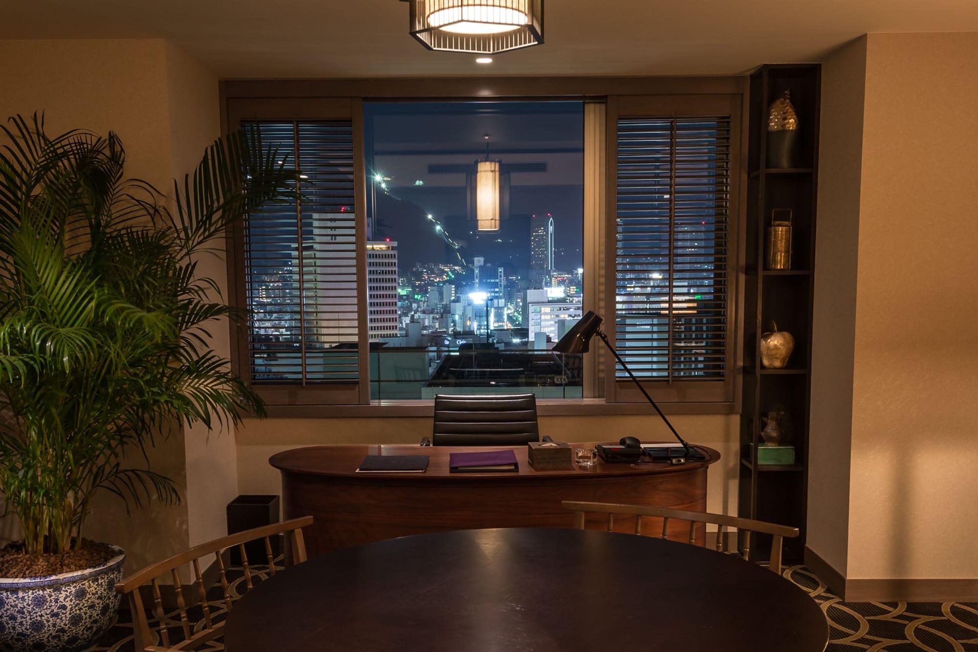 Oriental Hotel Kobe Exterior foto The view from the office of the Chief Executive of the Hong Kong Special Administrative Region