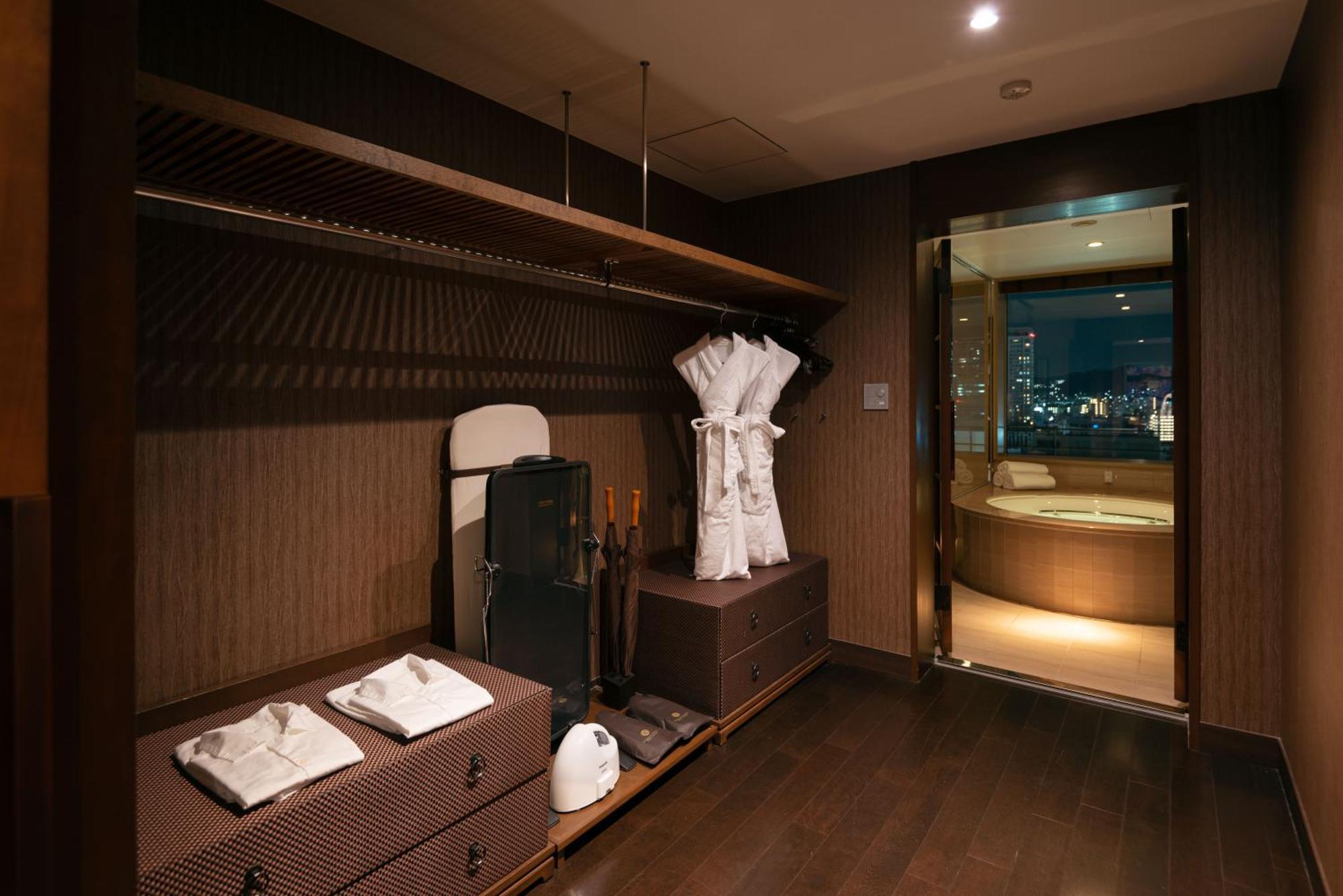 Oriental Hotel Kobe Exterior foto A bathroom in a hotel